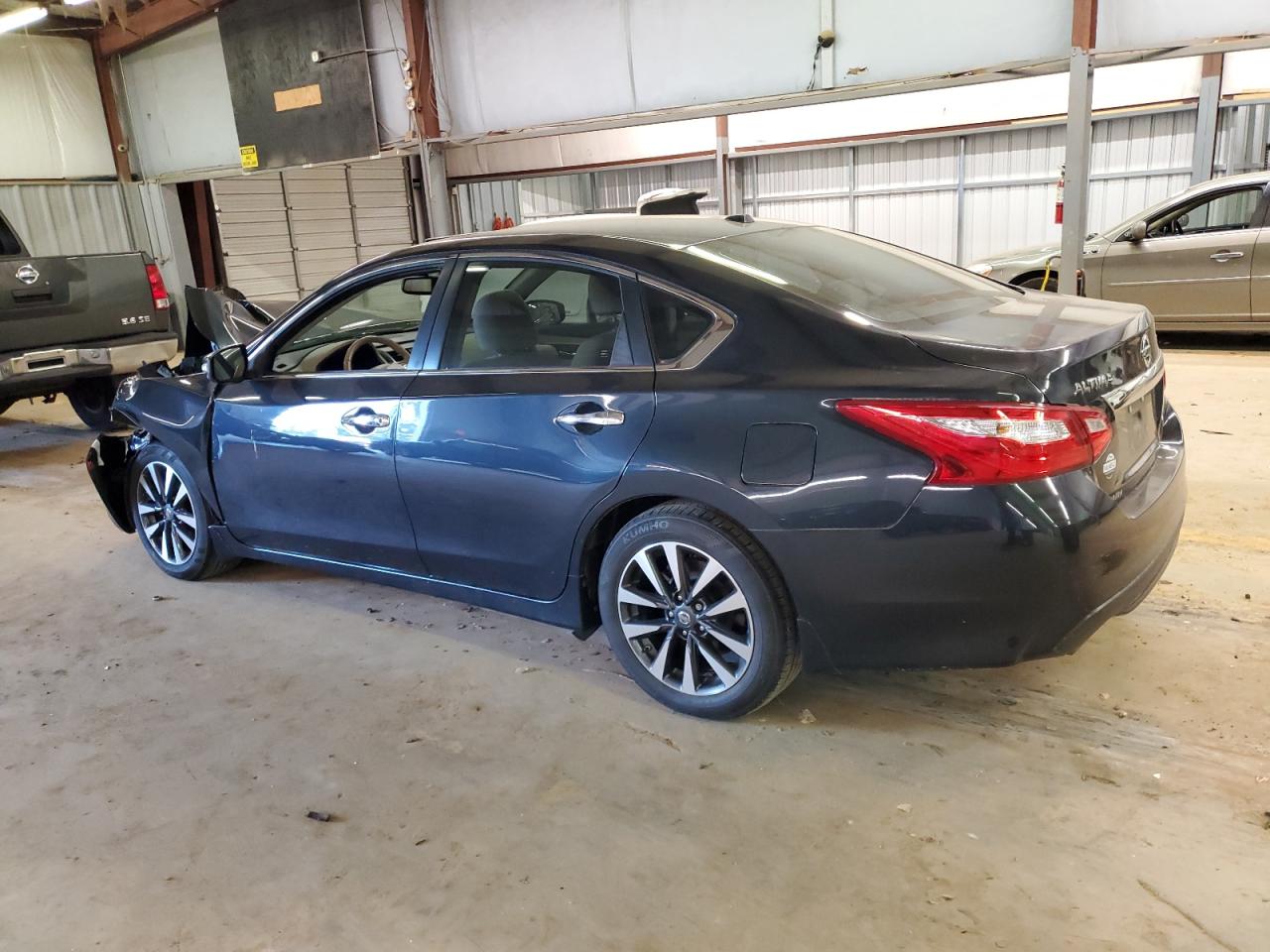 1N4AL3AP7HC297003 2017 NISSAN ALTIMA - Image 2