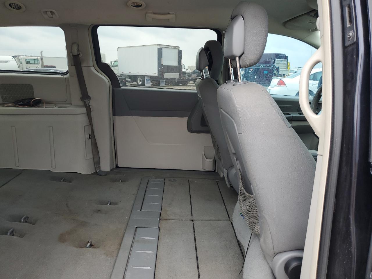 2010 Chrysler Town & Country Lx VIN: 2A4RR2D11AR438913 Lot: 60025614