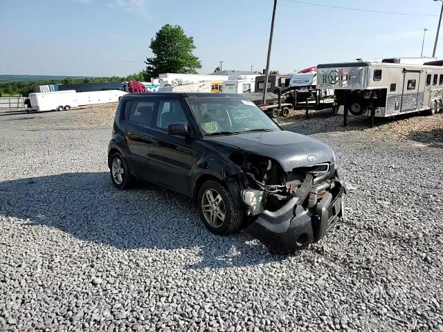 2010 Kia Soul + VIN: KNDJT2A2XA7136328 Lot: 59069564