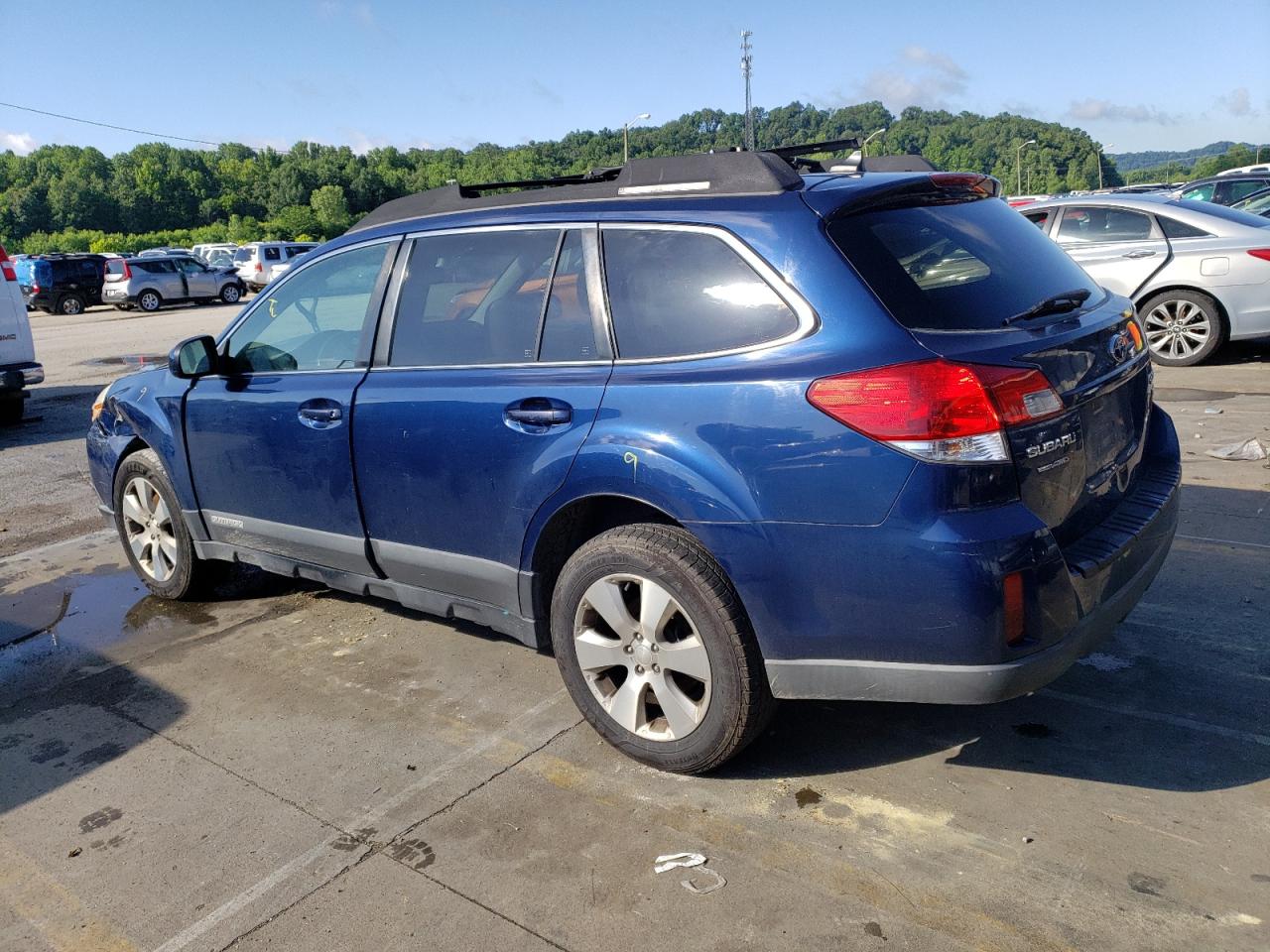 2011 Subaru Outback - Image 2
