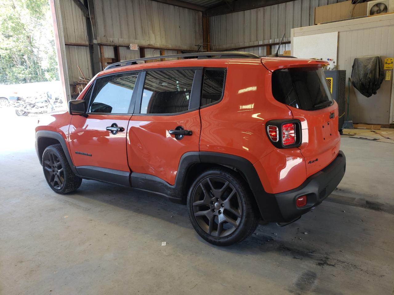 ZACNJDBB4MPM65337 2021 JEEP RENEGADE - Image 2