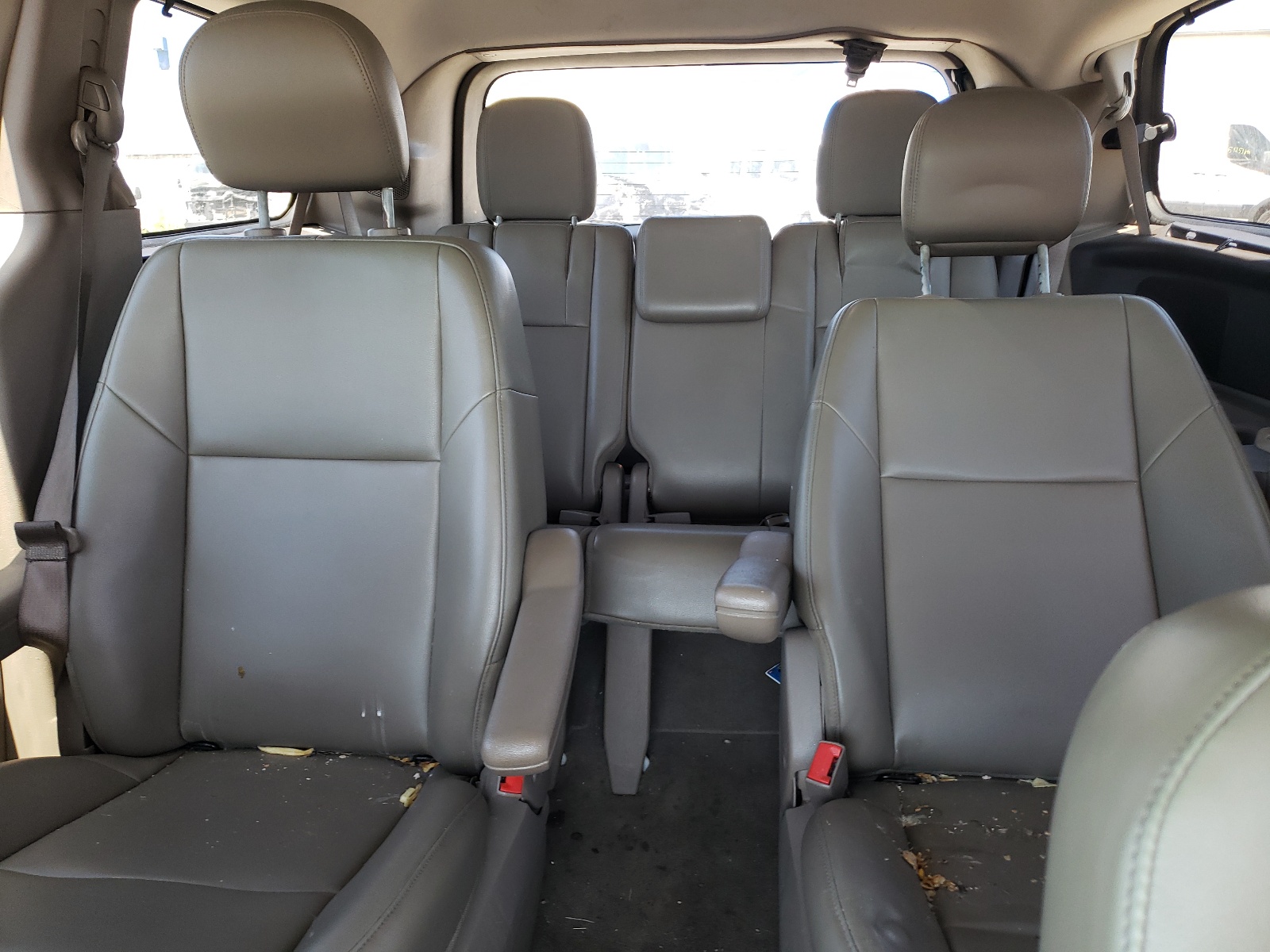 2V4RW3DG0BR766436 2011 Volkswagen Routan Se