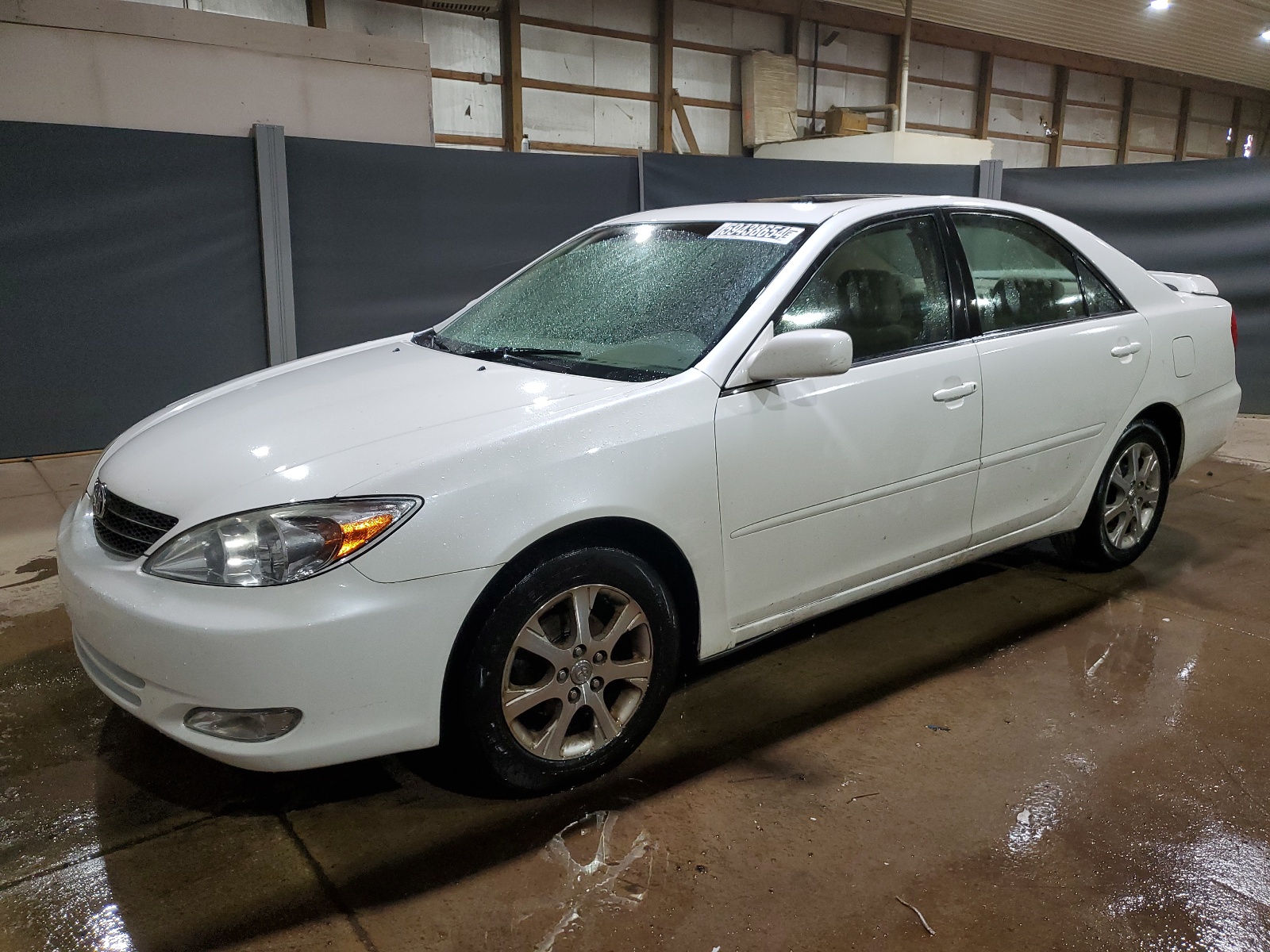 JTDBE32K840269055 2004 Toyota Camry Le