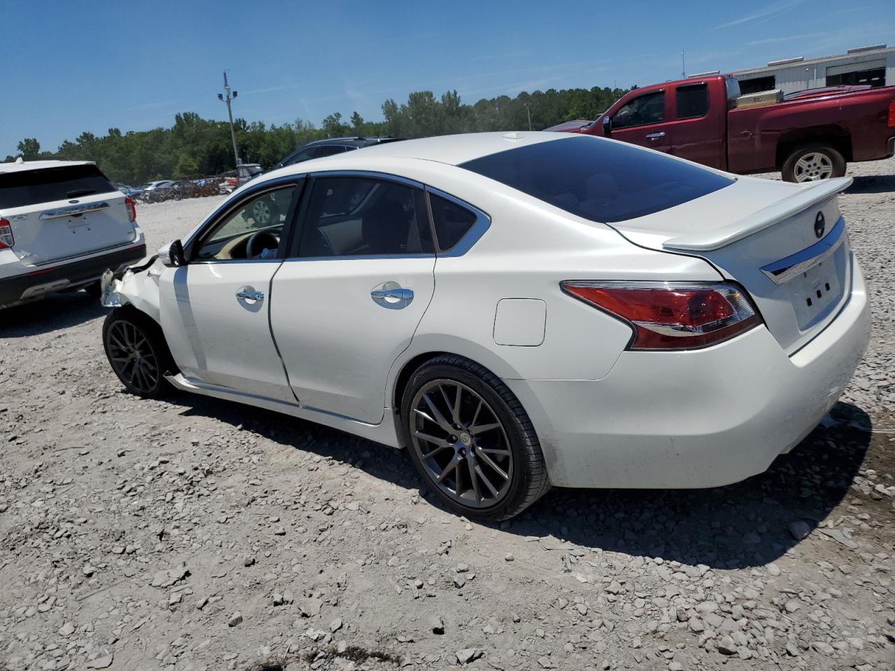 2014 Nissan Altima - Image 2