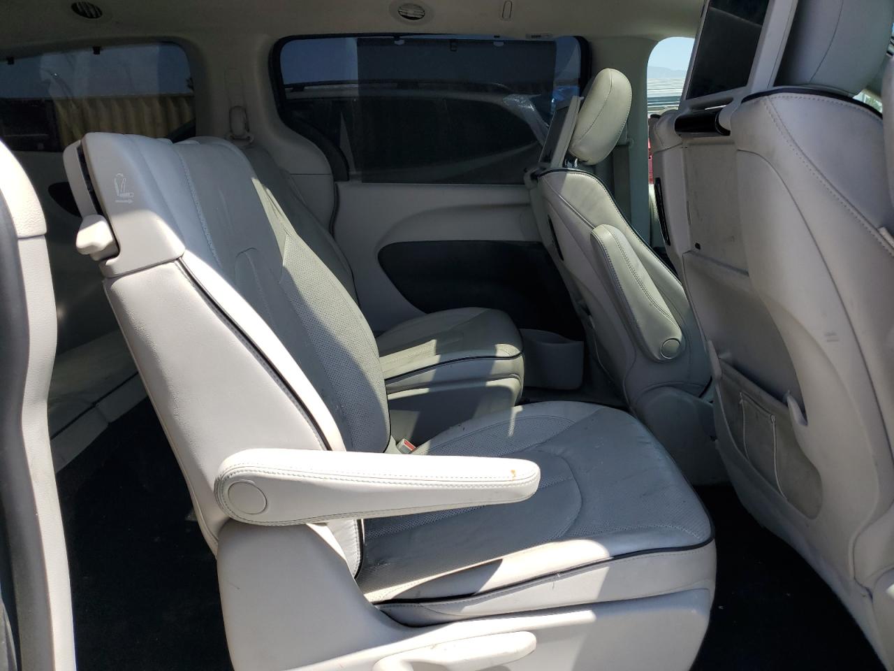 2020 Chrysler Pacifica Hybrid Limited VIN: 2C4RC1N73LR263264 Lot: 56558434