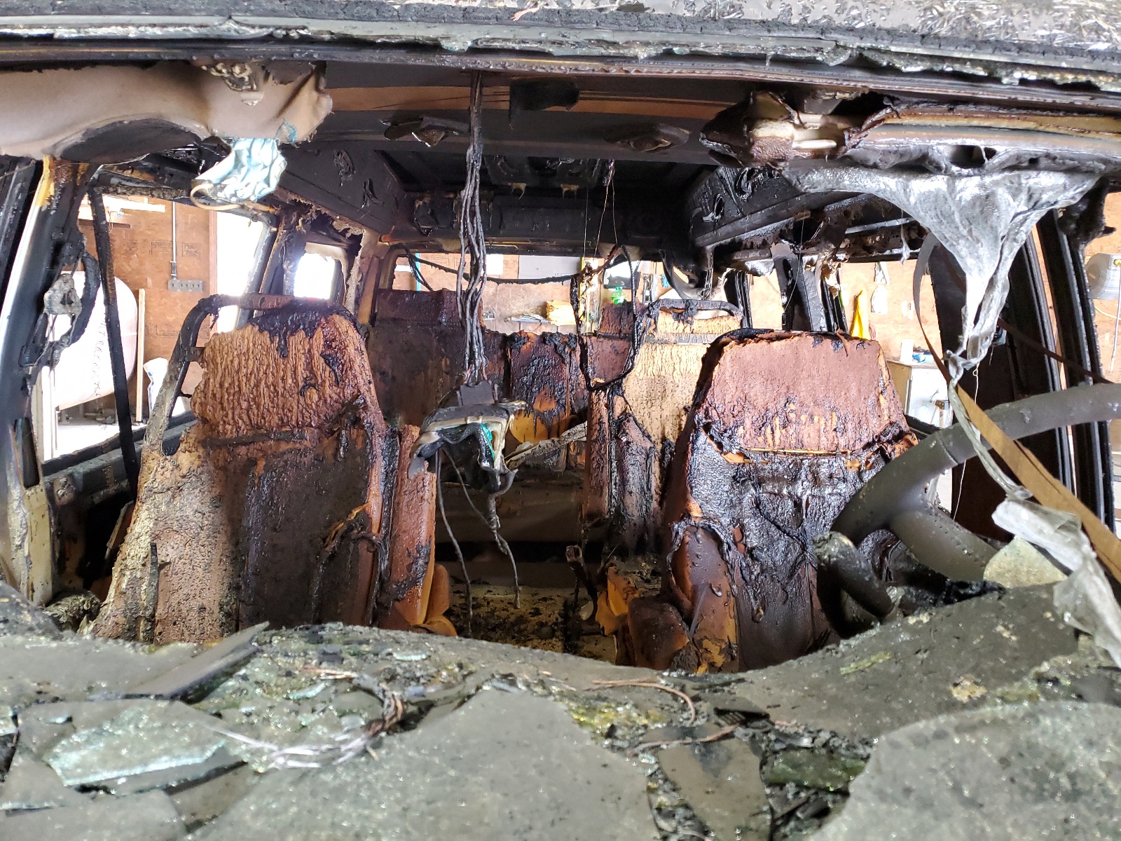 1GDDM19W4VB554488 1997 GMC Safari Xt