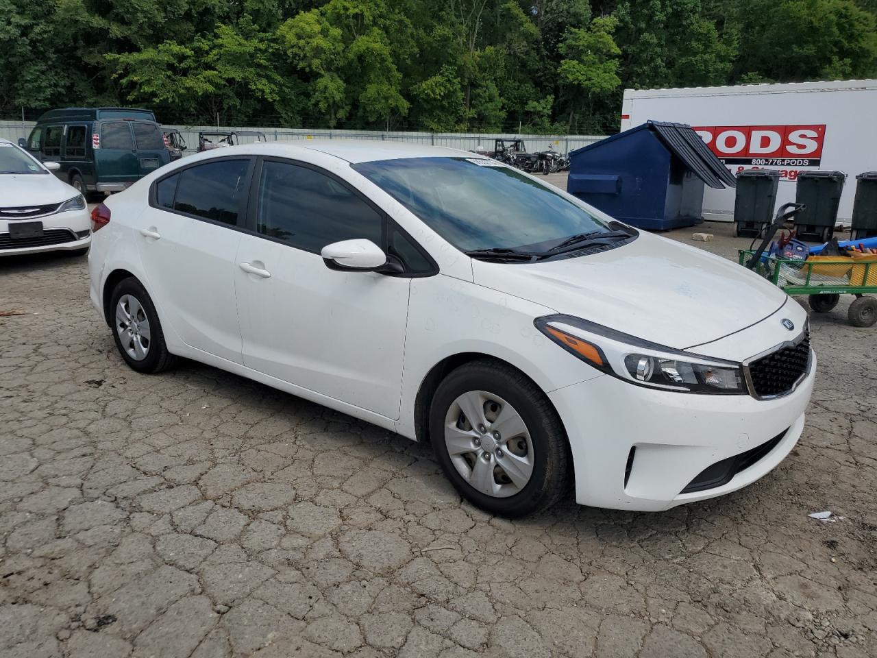 VIN 3KPFK4A73JE242765 2018 KIA FORTE no.4