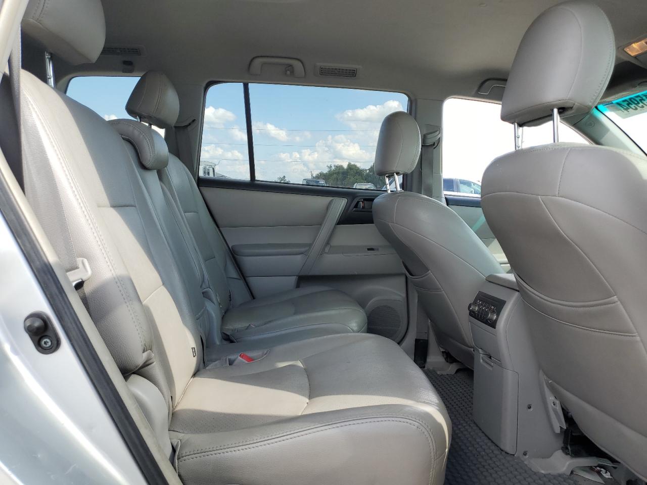 2008 Toyota Highlander VIN: JTEDS41A882021751 Lot: 60715954