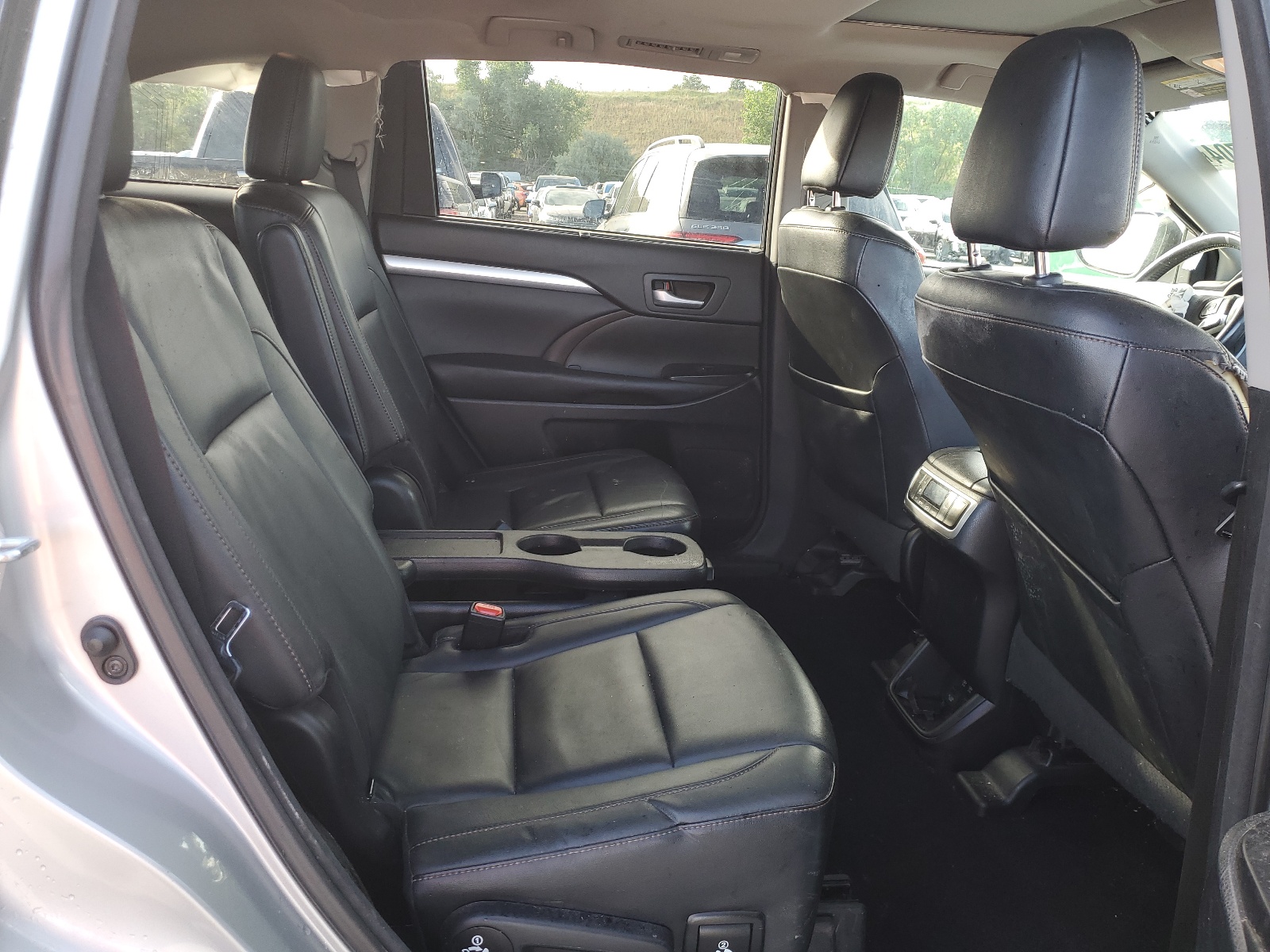 5TDJZRFH5HS403573 2017 Toyota Highlander Se