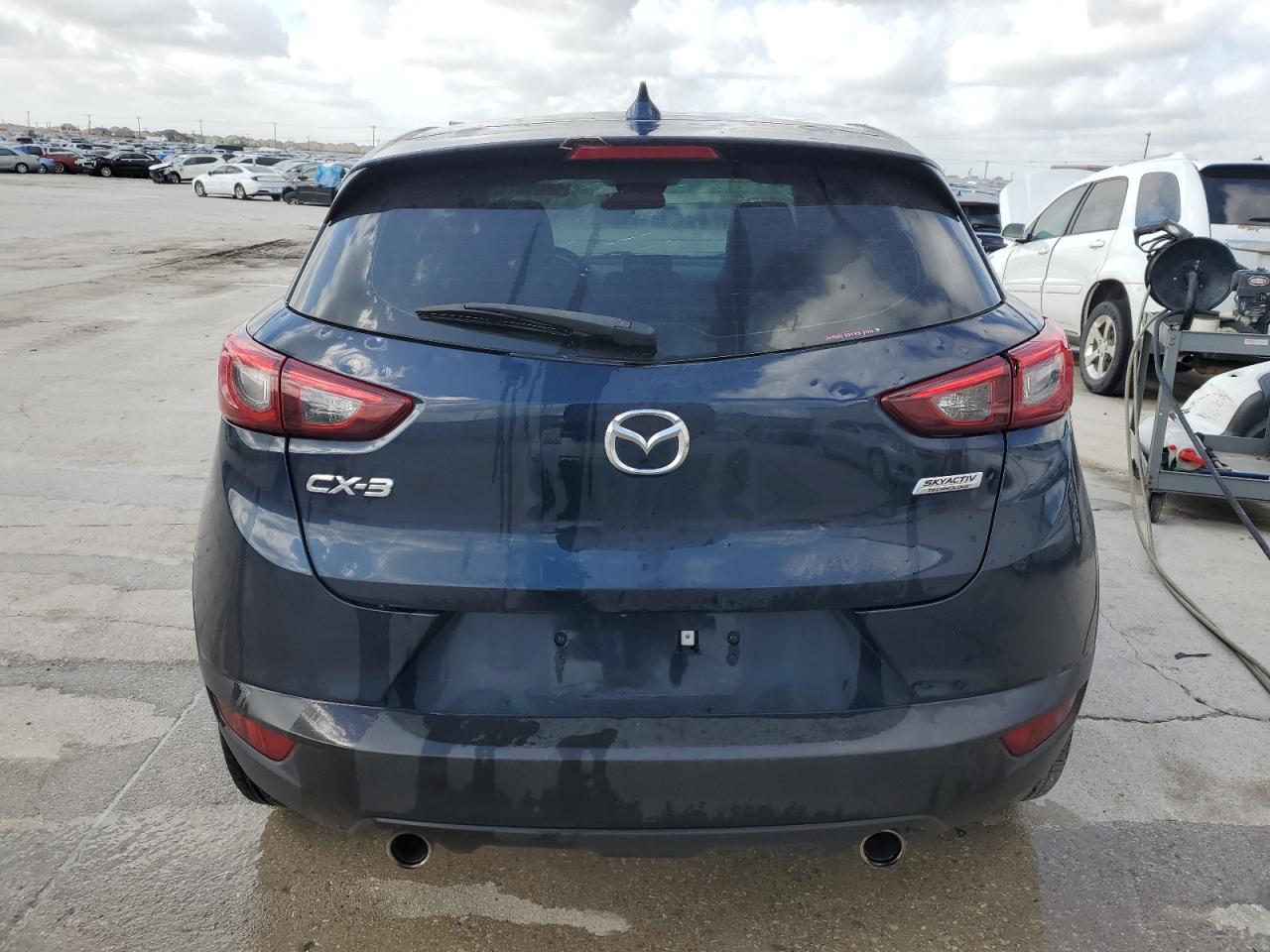 JM1DKDC79J0331785 2018 Mazda Cx-3 Touring