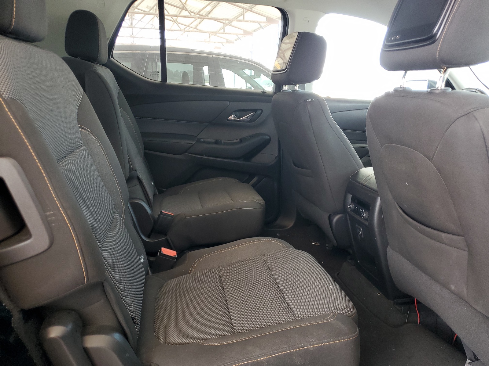 1GNERGKW1KJ264077 2019 Chevrolet Traverse Lt