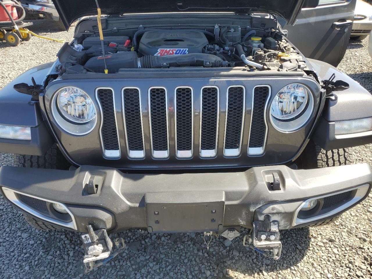 1C4HJXEN9JW225075 2018 Jeep Wrangler Unlimited Sahara