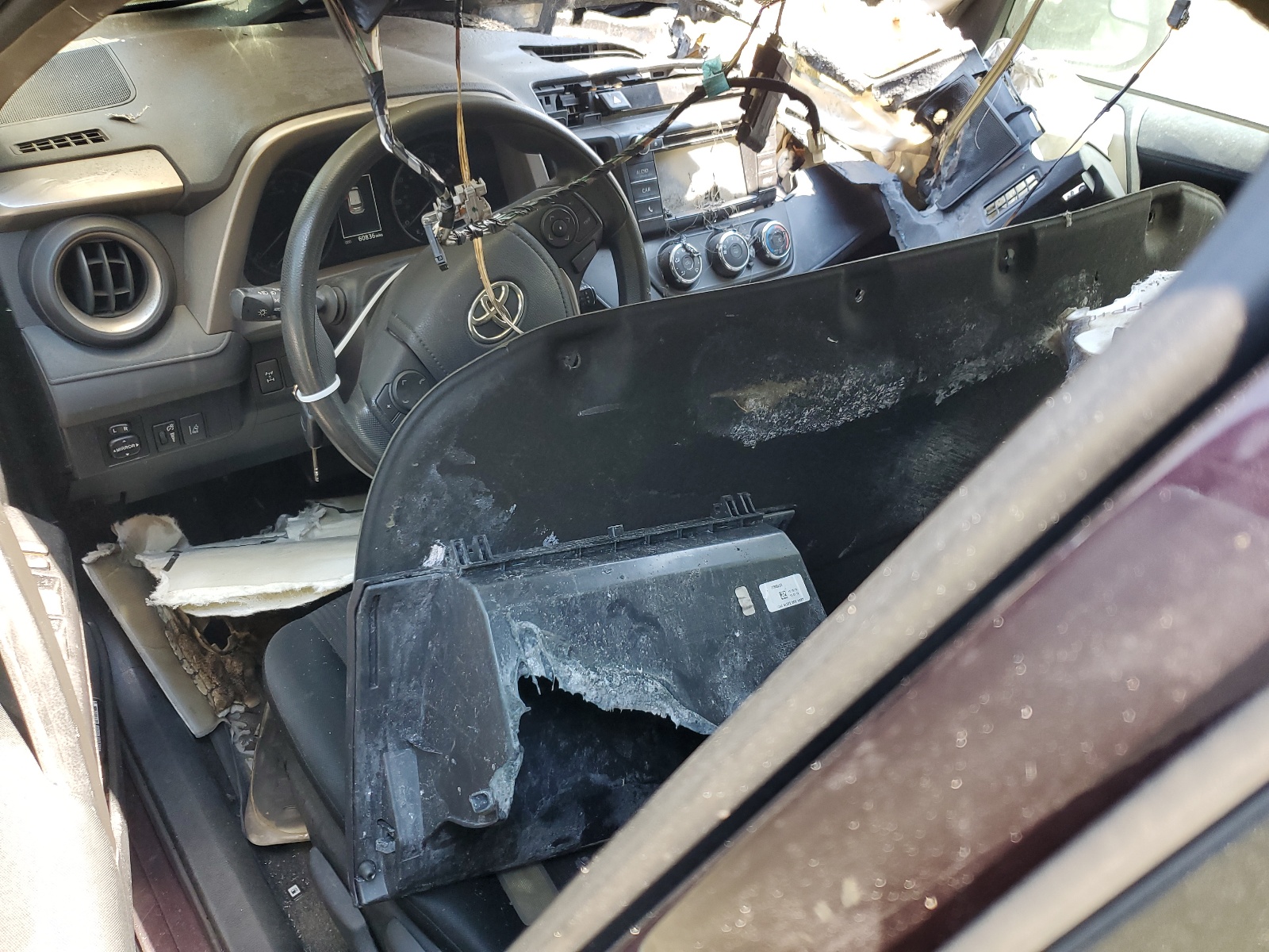 2T3BFREV7HW578068 2017 Toyota Rav4 Le