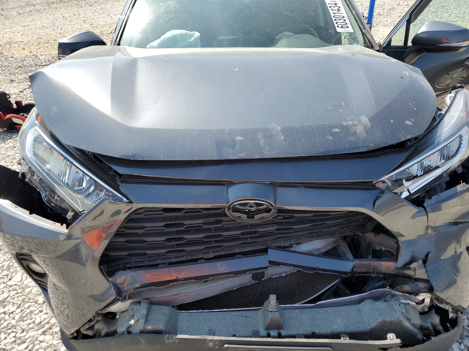 2T3P1RFV9MC182772 2021 Toyota Rav4 Xle