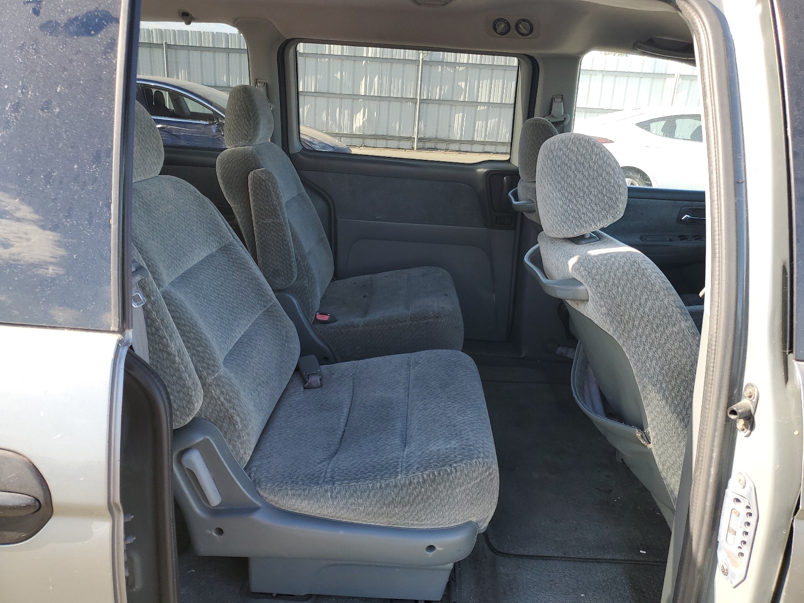 2HKRL1857YH562609 2000 Honda Odyssey Lx