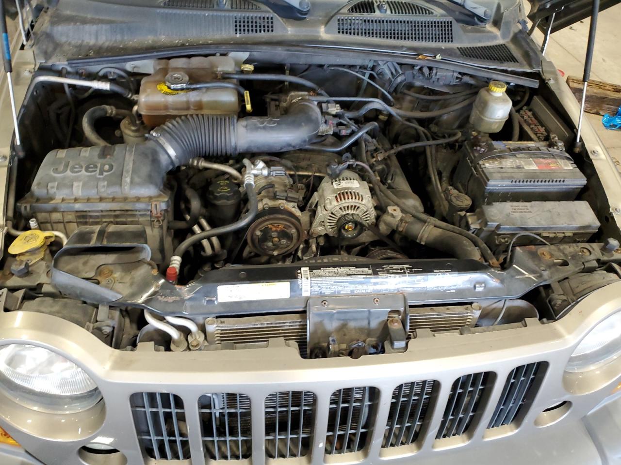 1J4GL48K55W587782 2005 Jeep Liberty Sport