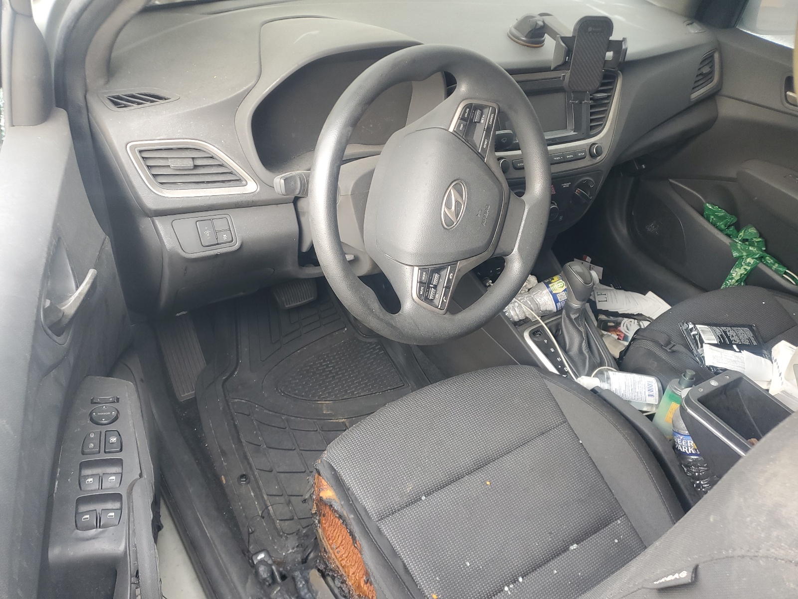 3KPC24A38KE082576 2019 Hyundai Accent Se