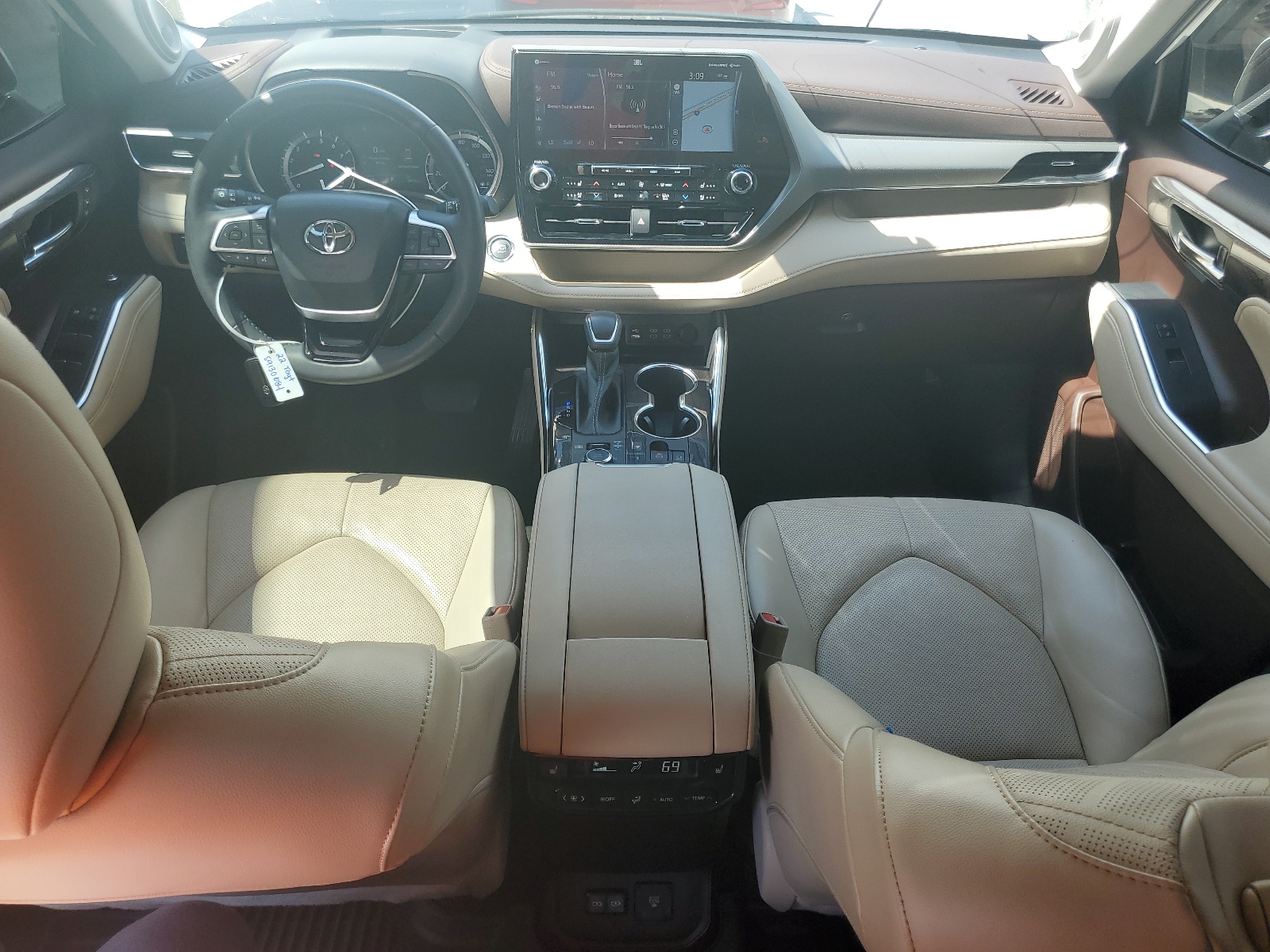 5TDFZRBH3NS227081 2022 Toyota Highlander Platinum