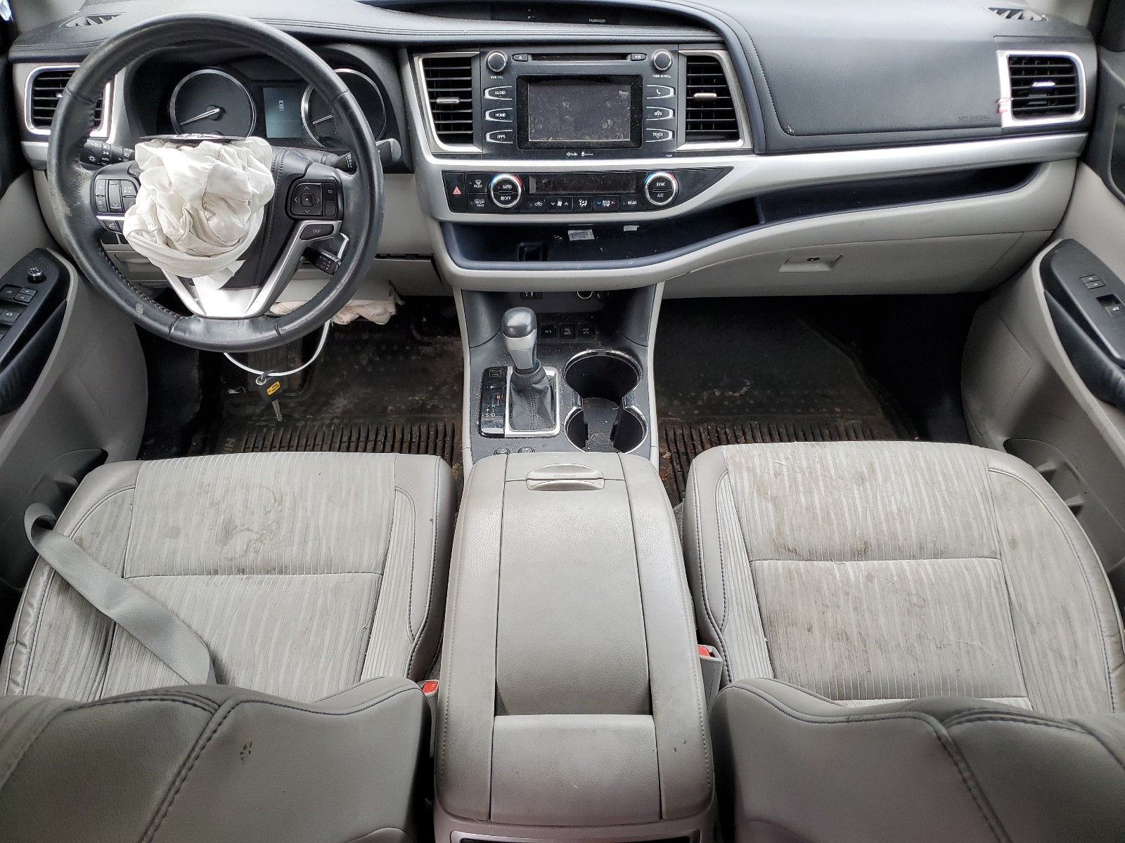 5TDBKRFH1FS123512 2015 Toyota Highlander Le