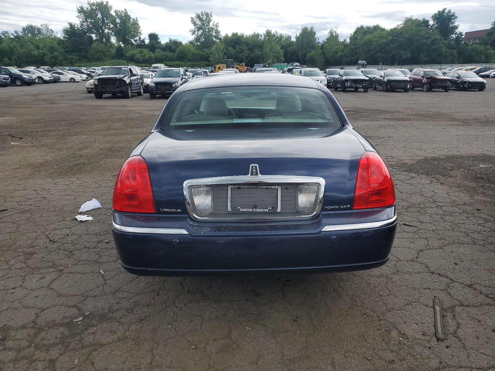 1LNHM82W73Y681184 2003 Lincoln Town Car Signature