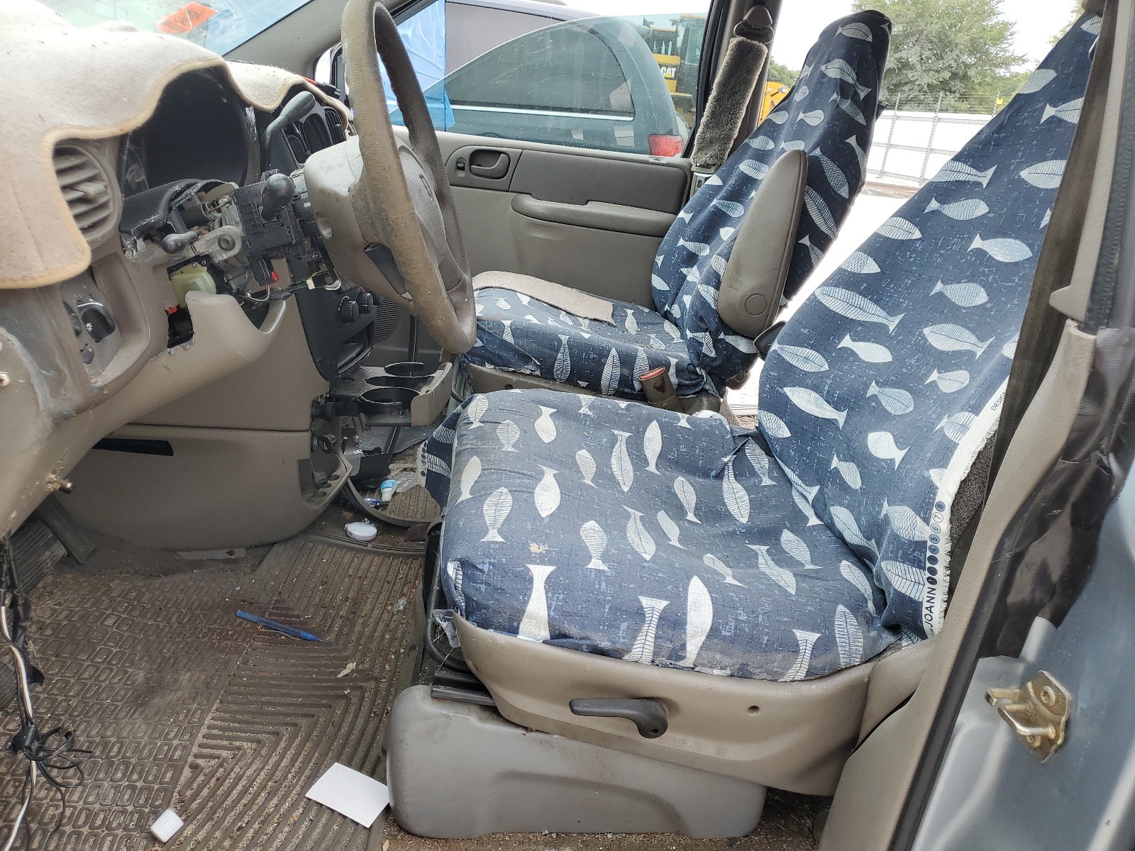 1B4GP25342B710760 2002 Dodge Caravan Se