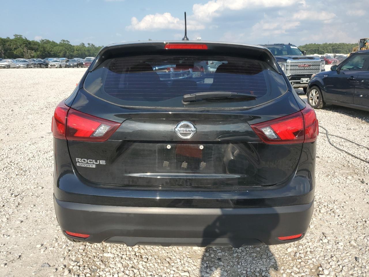 JN1BJ1CP3KW217856 2019 Nissan Rogue Sport S