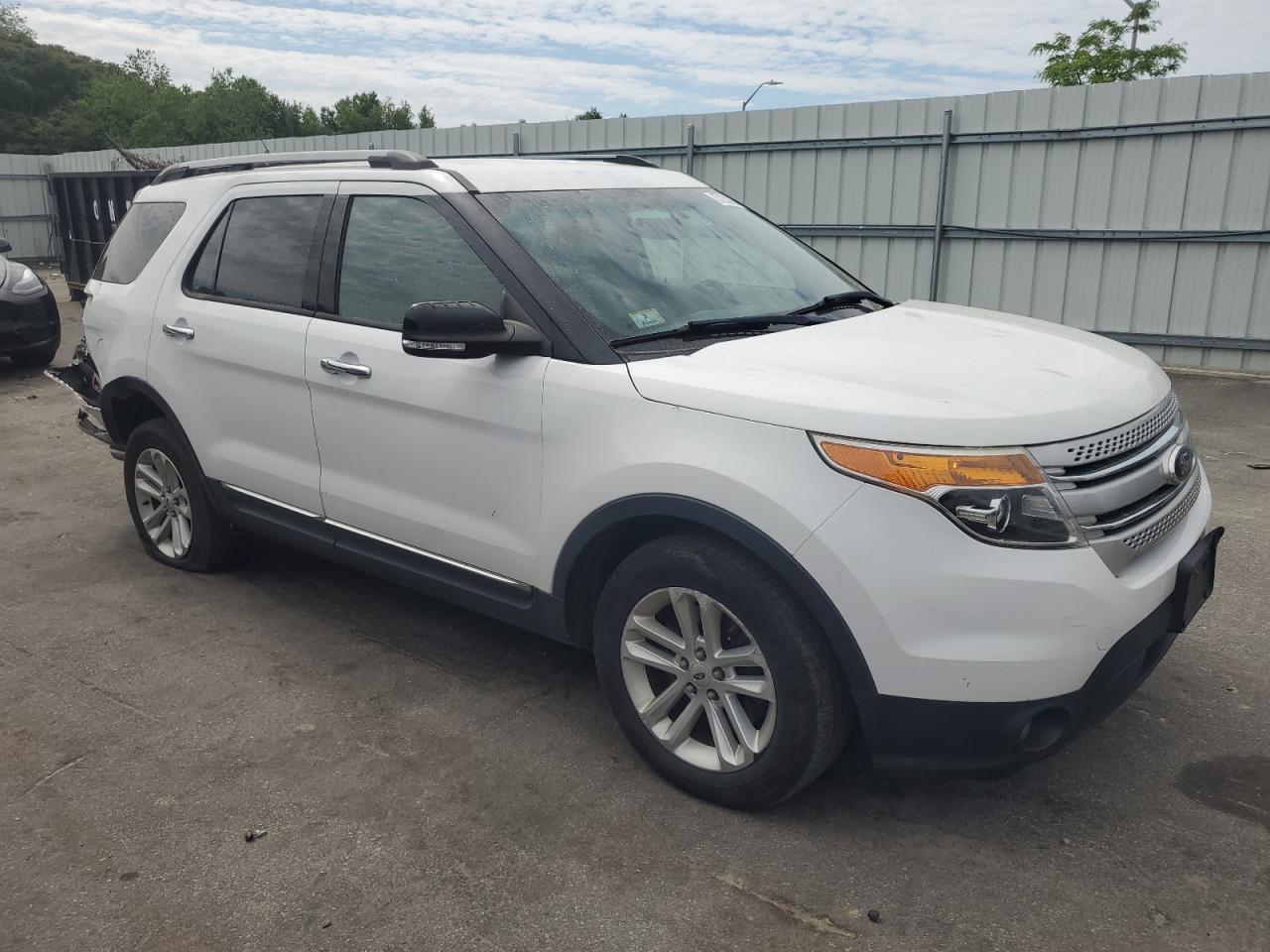 VIN 1FM5K8D80DGC15417 2013 FORD EXPLORER no.4