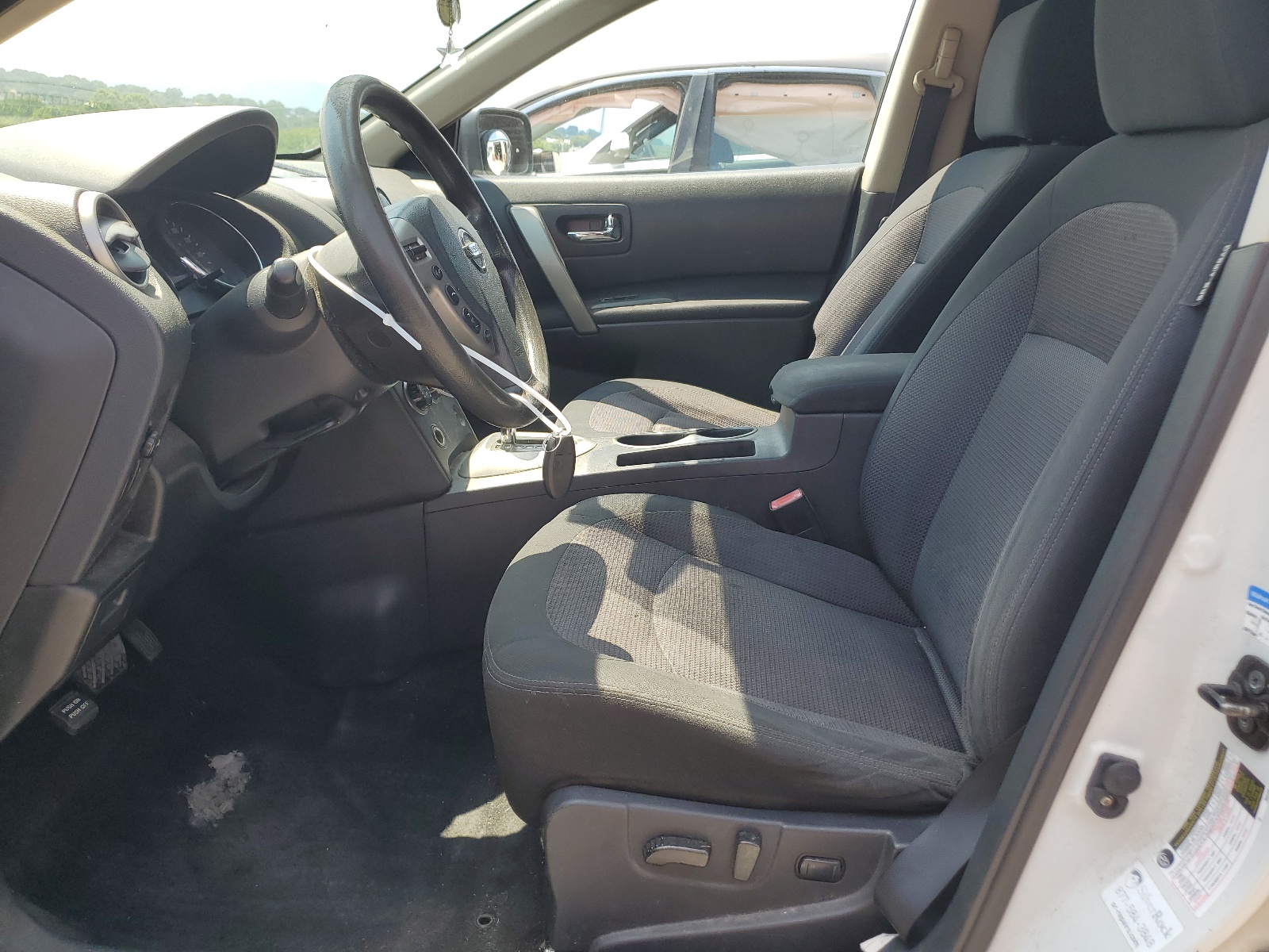 JN8AS5MT5BW170195 2011 Nissan Rogue S