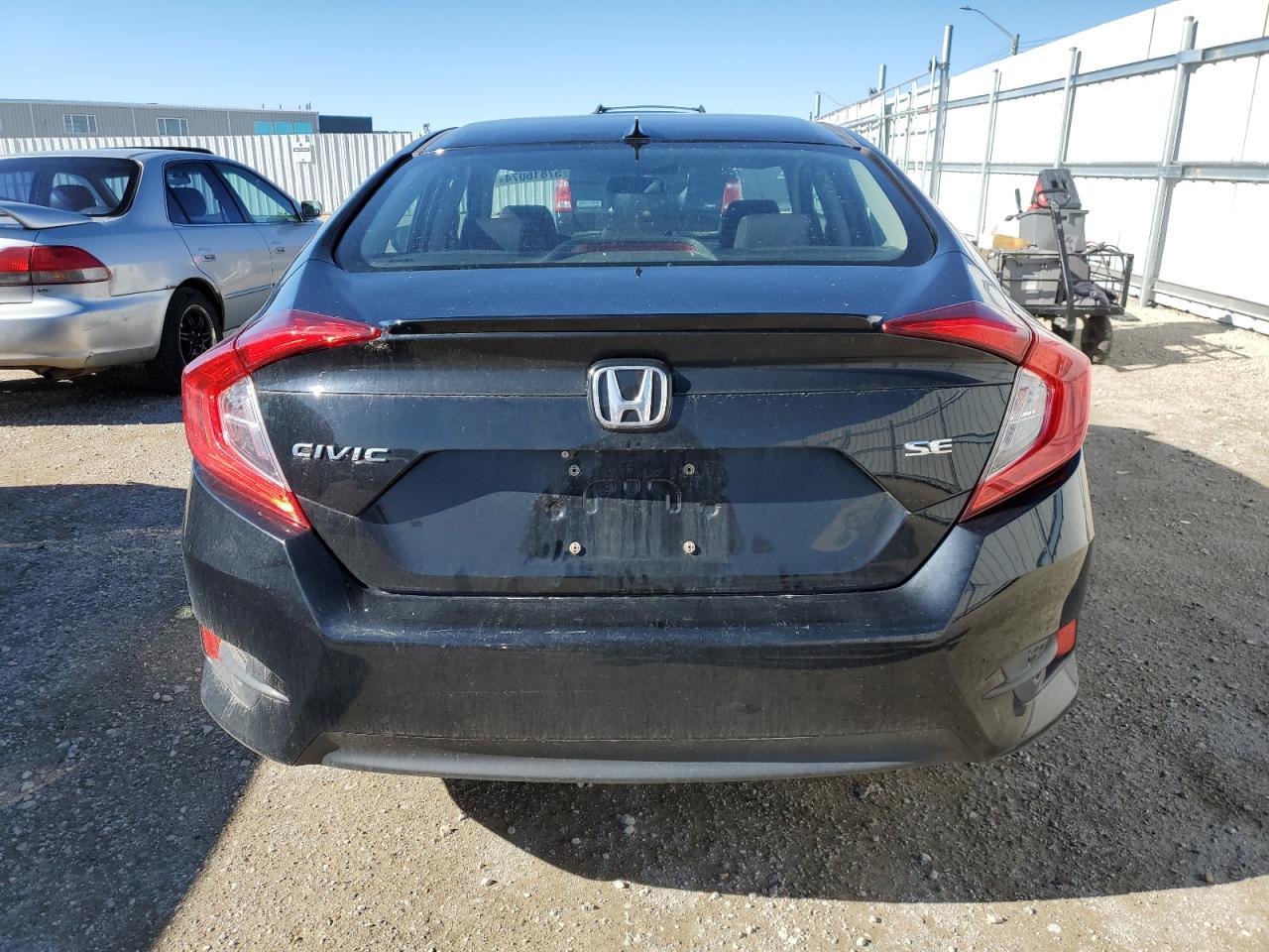 2HGFC2F66JH020051 2018 Honda Civic Lx