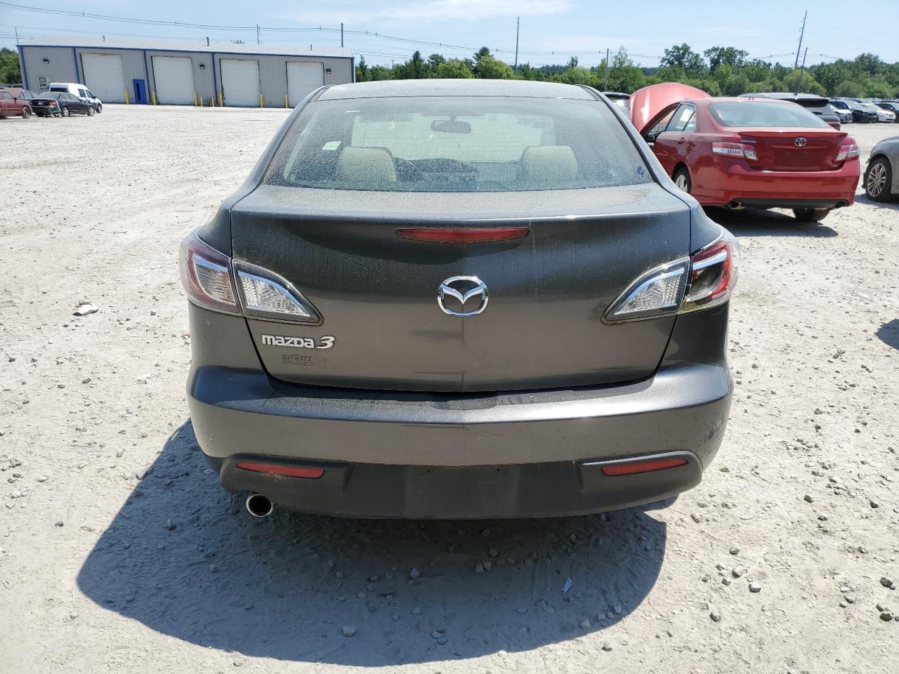 JM1BL1VF2B1372617 2011 Mazda 3 I