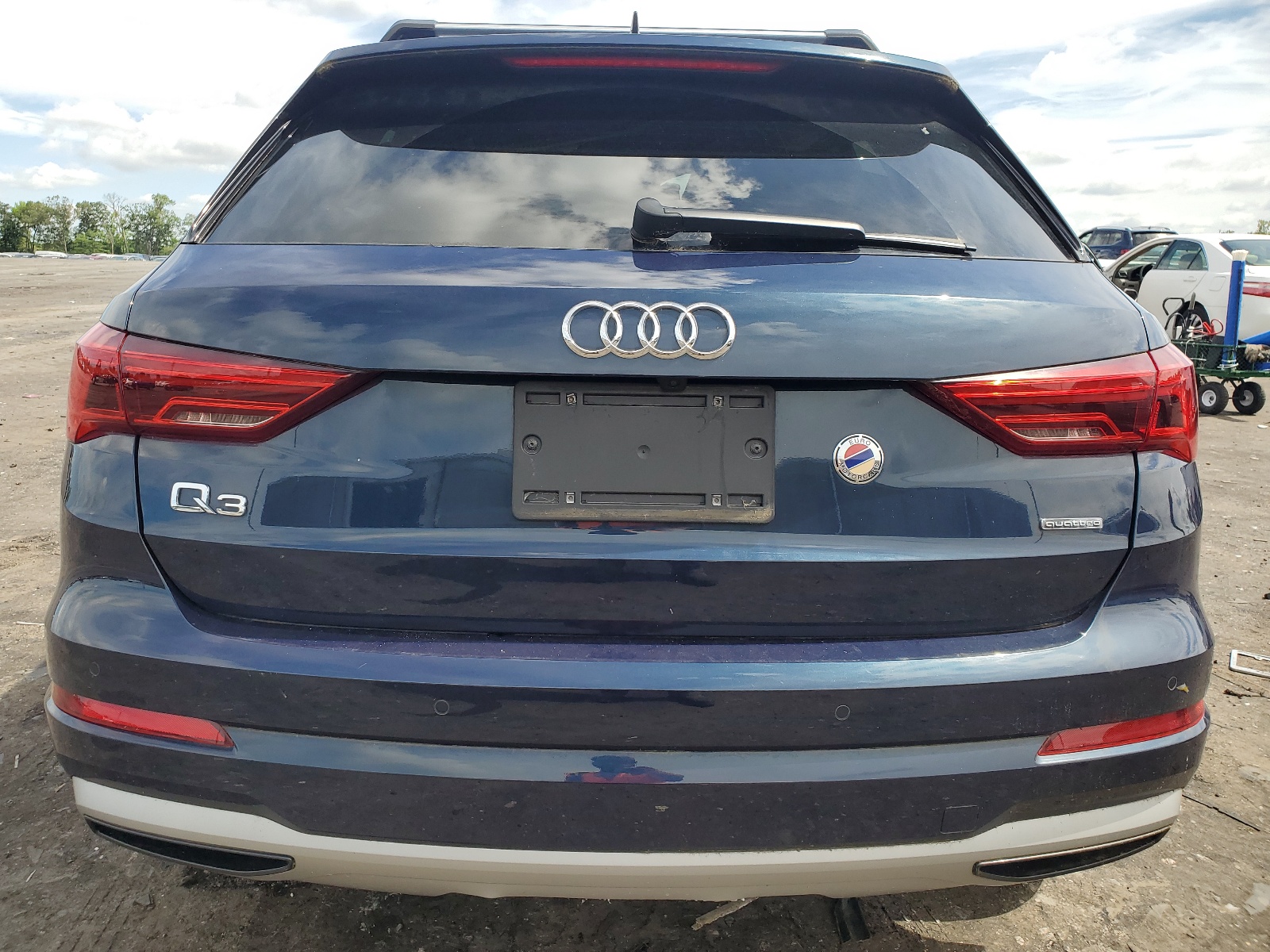 WA1BECF39K1083724 2019 Audi Q3 Premium Plus