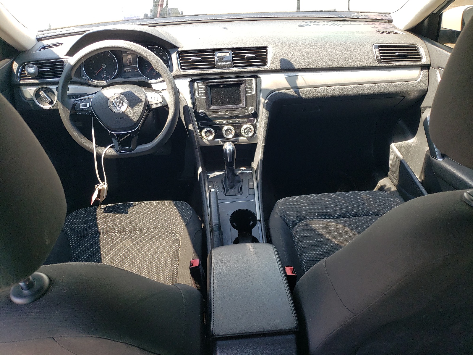 1VWAA7A37JC022593 2018 Volkswagen Passat S