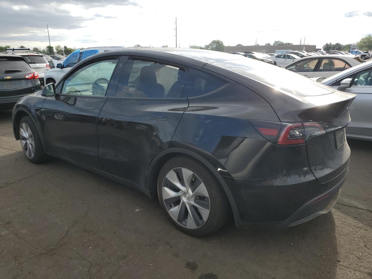 7SAYGDEE6PF622725 2023 TESLA MODEL Y - Image 2