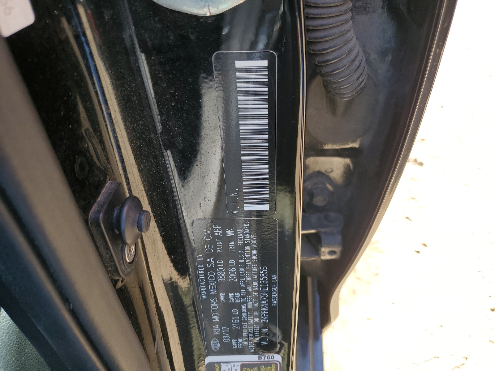 3KPFK4A75HE135856 2017 Kia Forte Lx