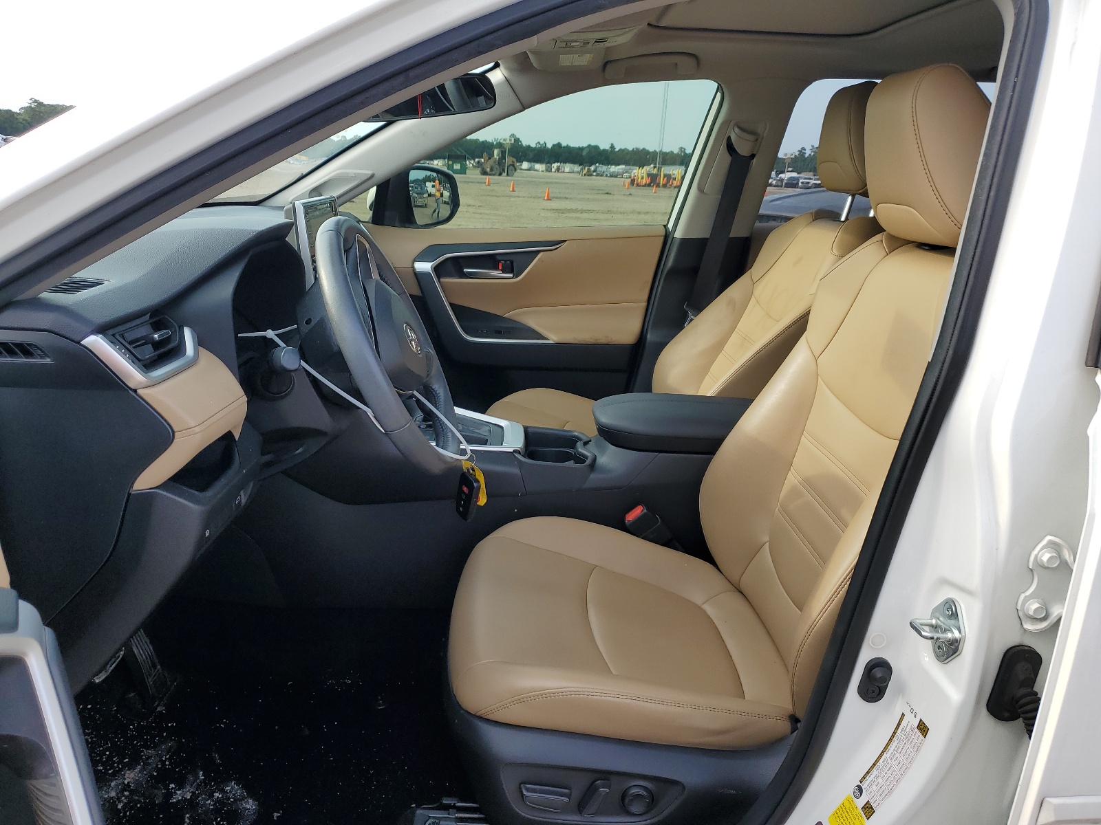 JTMC1RFV5LD051654 2020 Toyota Rav4 Xle Premium