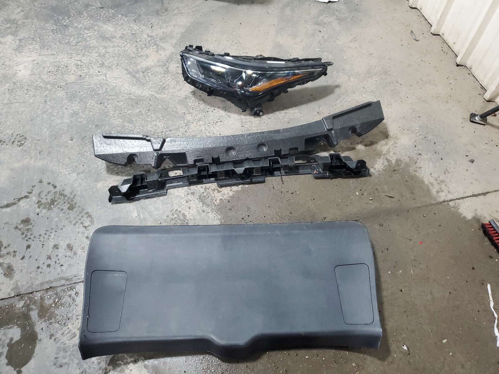 5TDGZRBH7NS596479 2022 Toyota Highlander Xle