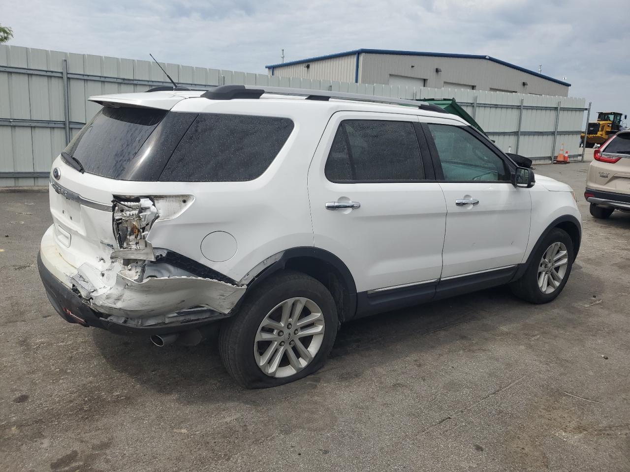 VIN 1FM5K8D80DGC15417 2013 FORD EXPLORER no.3