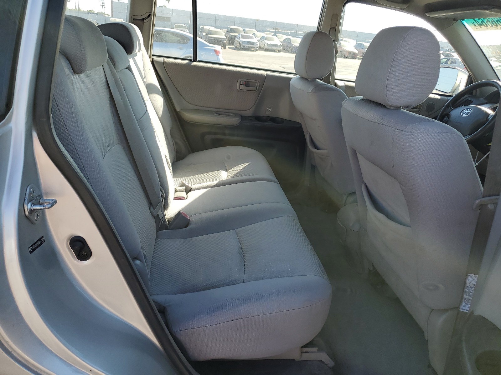 JTEGD21A050113228 2005 Toyota Highlander