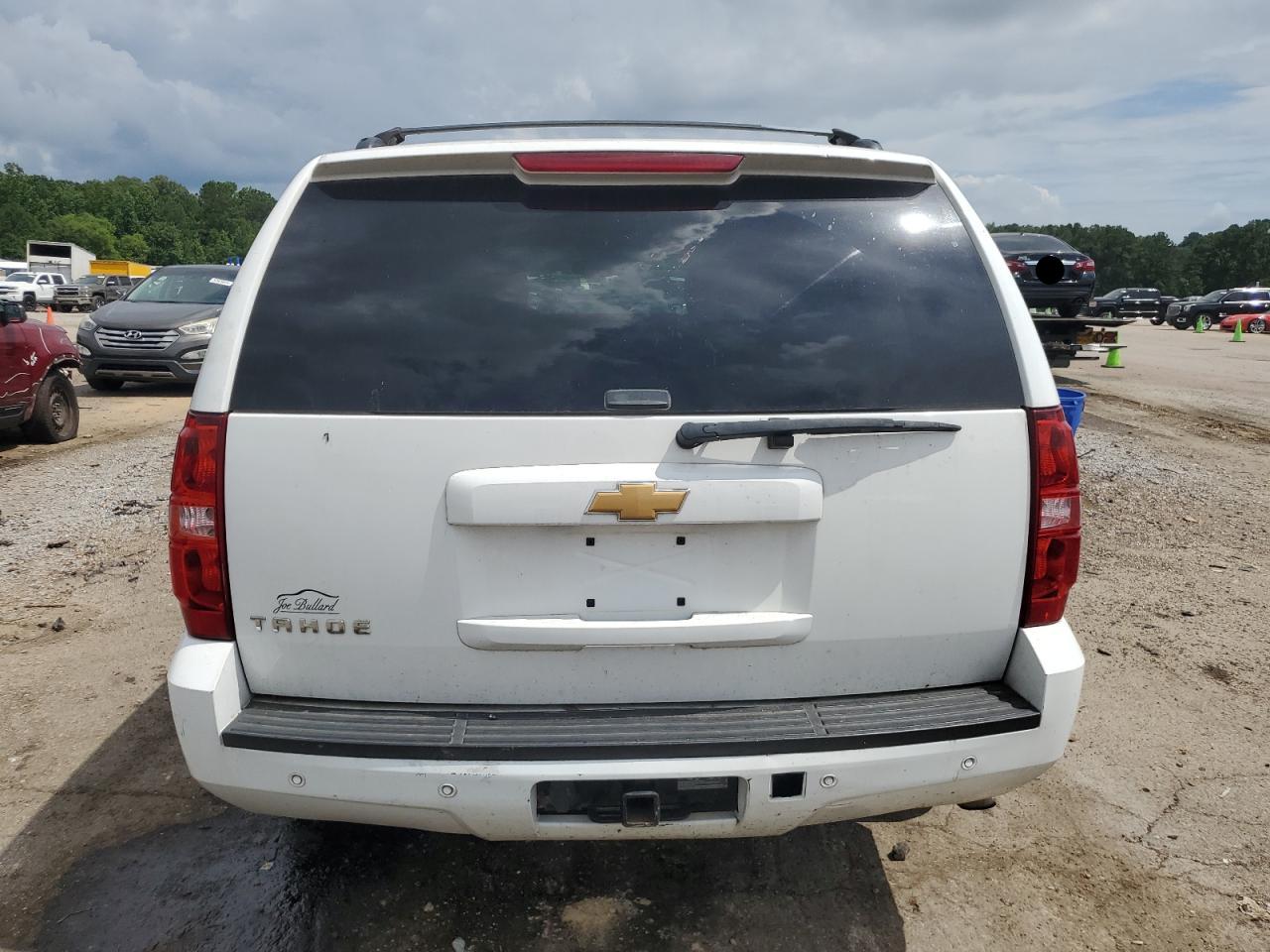 1GNSCBE08DR330921 2013 Chevrolet Tahoe C1500 Lt