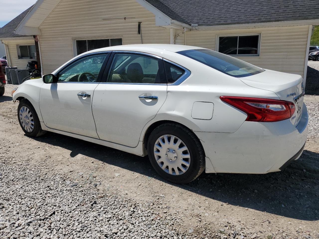 2017 Nissan Altima 2.5 VIN: 1N4AL3AP8HC250000 Lot: 60845764