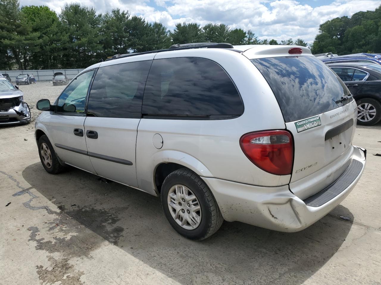 2004 Dodge Caravan - Image 2