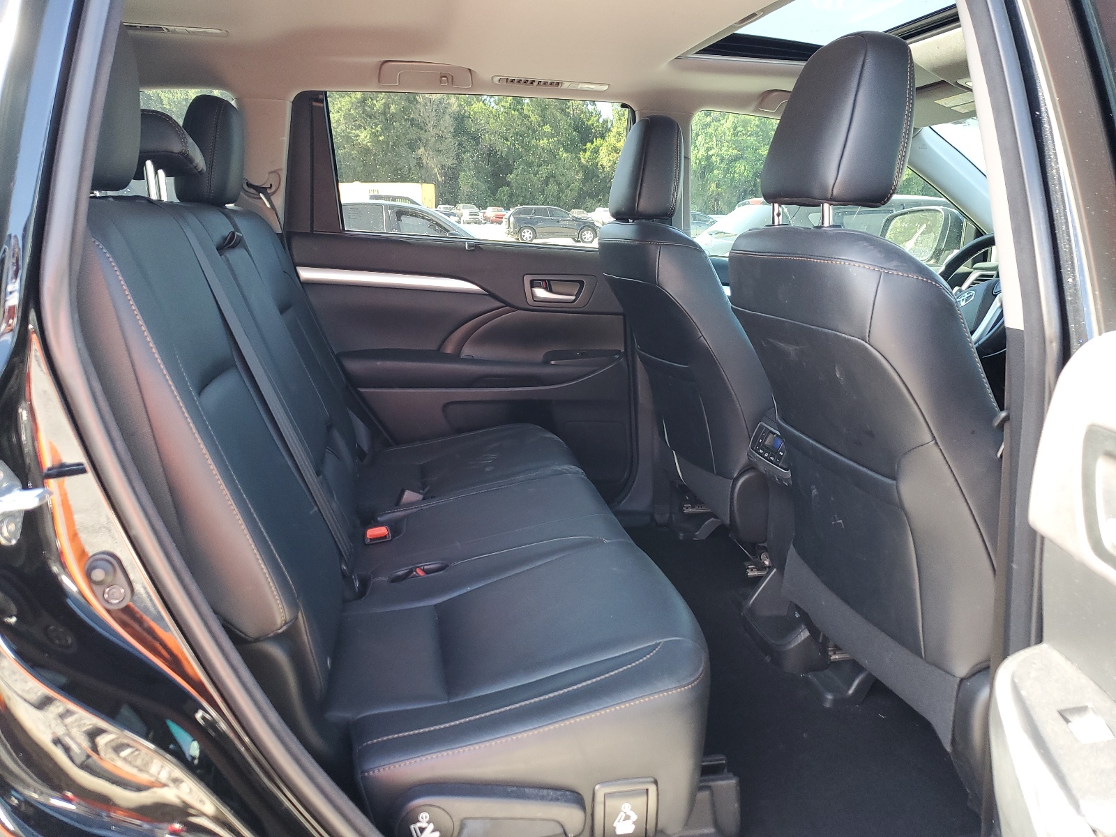 5TDKKRFH8GS153740 2016 Toyota Highlander Xle