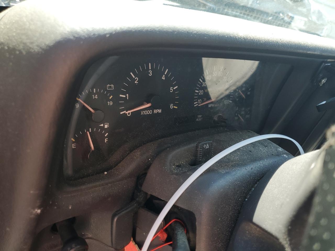 2000 Jeep Cherokee Sport VIN: 1J4FF48S5YL240137 Lot: 61045604