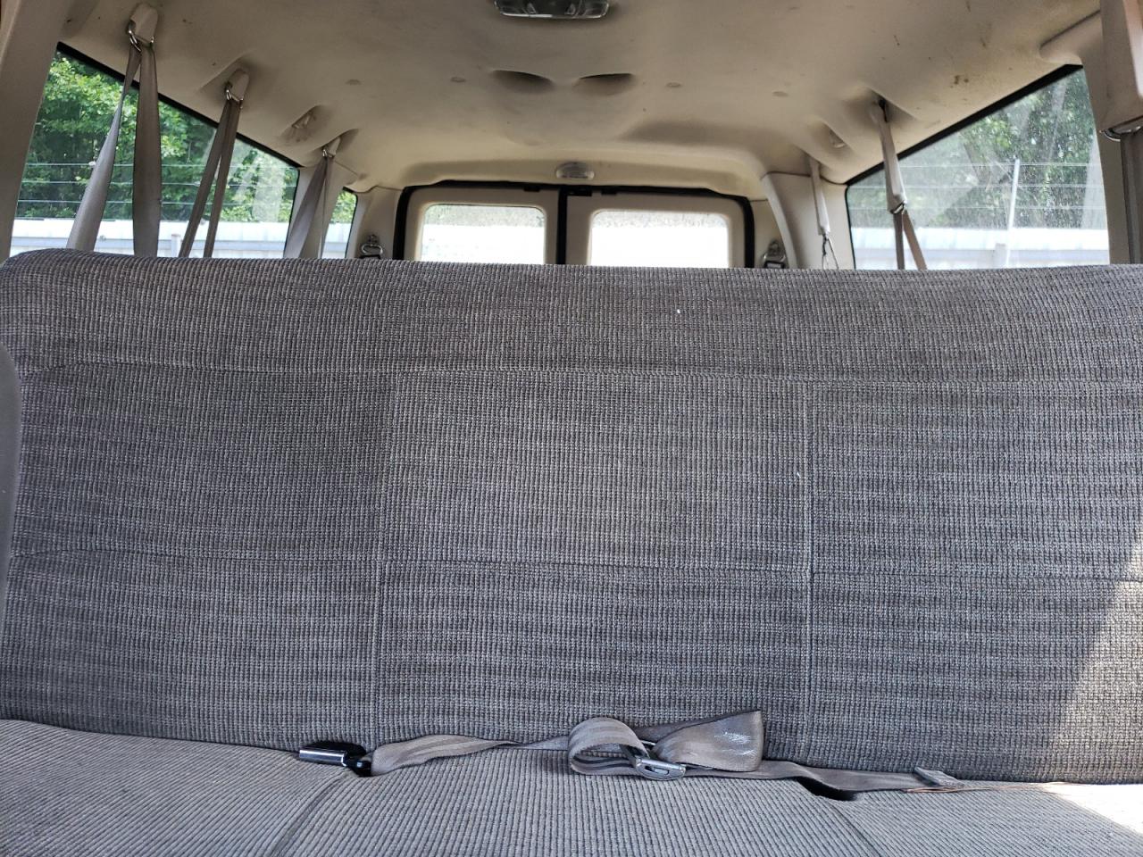 2004 Ford Econoline E350 Super Duty Wagon VIN: 1FBSS31L14HB08779 Lot: 59170344