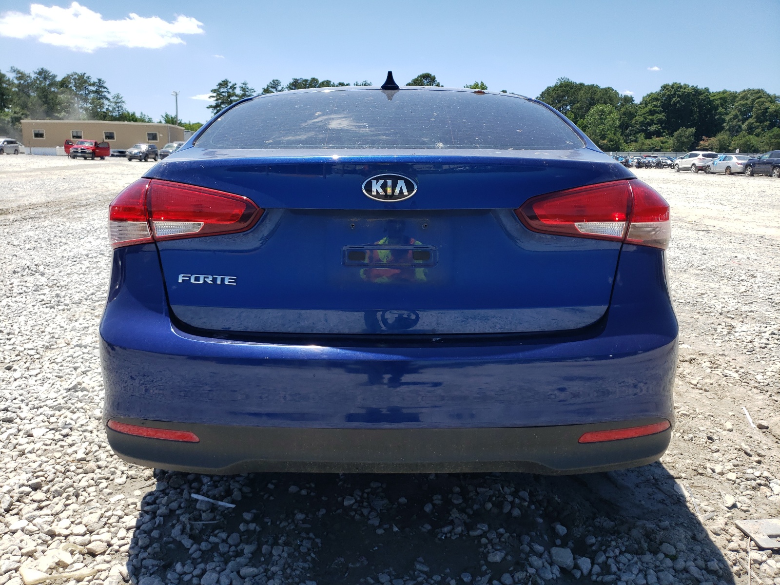 3KPFK4A71JE240660 2018 Kia Forte Lx