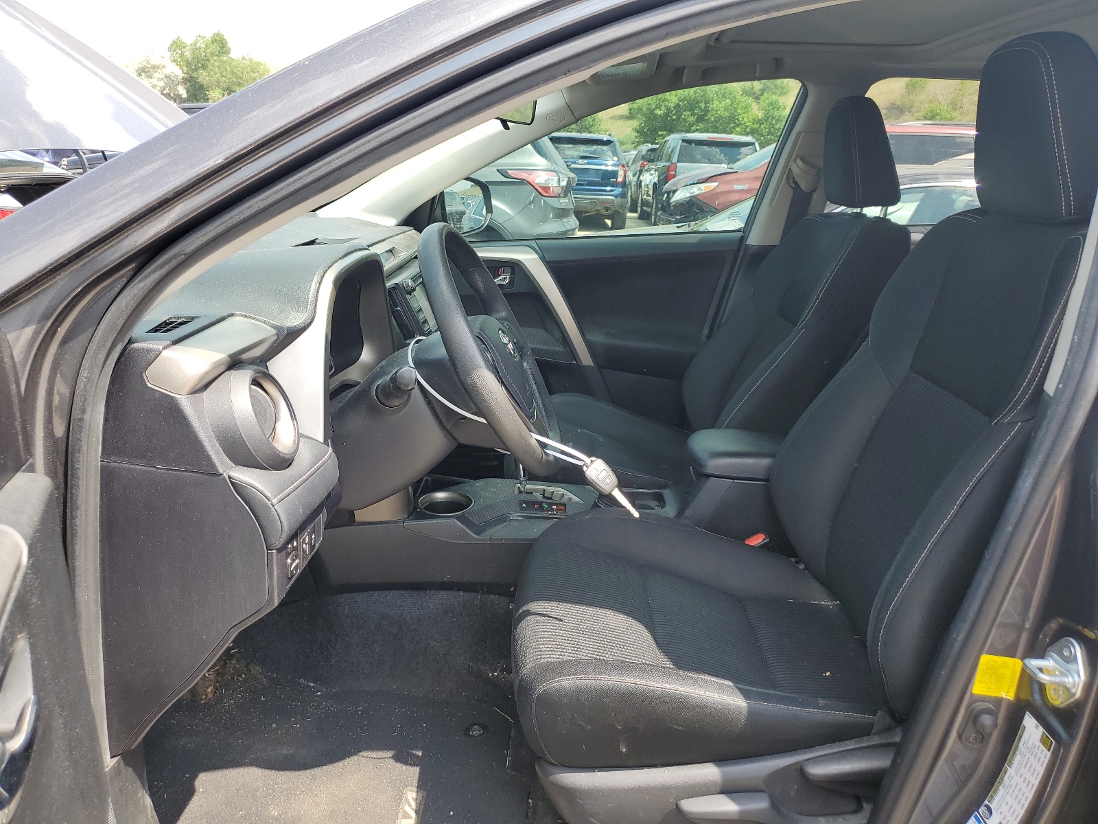 2T3RFREV3FW407975 2015 Toyota Rav4 Xle