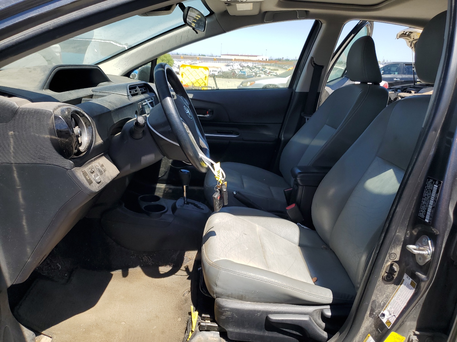 JTDKDTB35G1135999 2016 Toyota Prius C