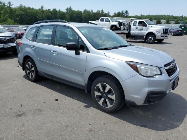  SUBARU FORESTER 2018 Сріблястий