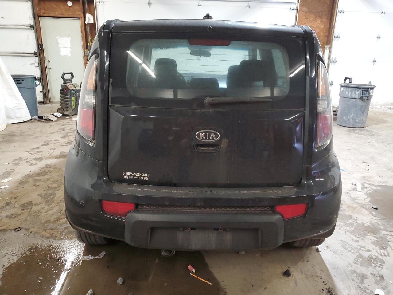 2010 Kia Soul + VIN: KNDJT2A2XA7136328 Lot: 59069564