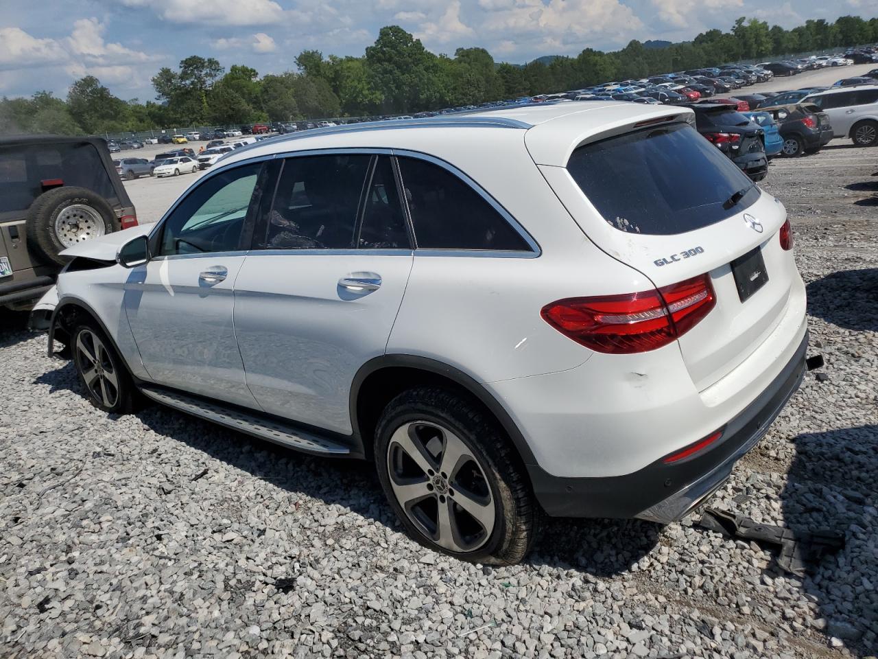 WDC0G4KB0KV120401 2019 MERCEDES-BENZ GLC - Image 2